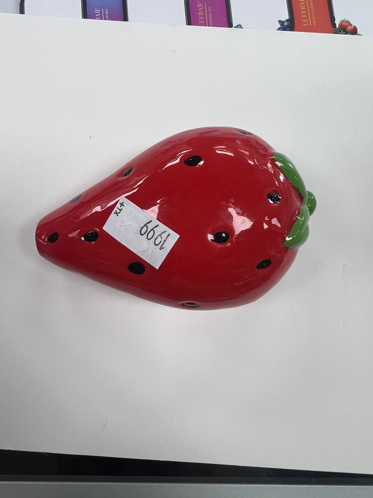 Hand pipe strawberry