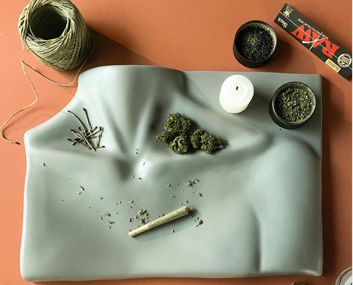 ROLLING TRAYS